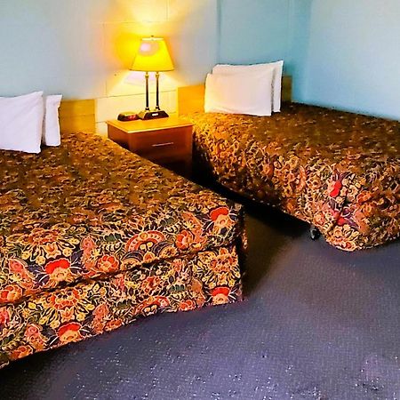 Holiday Host Motel & Rv Park Сонора Екстер'єр фото