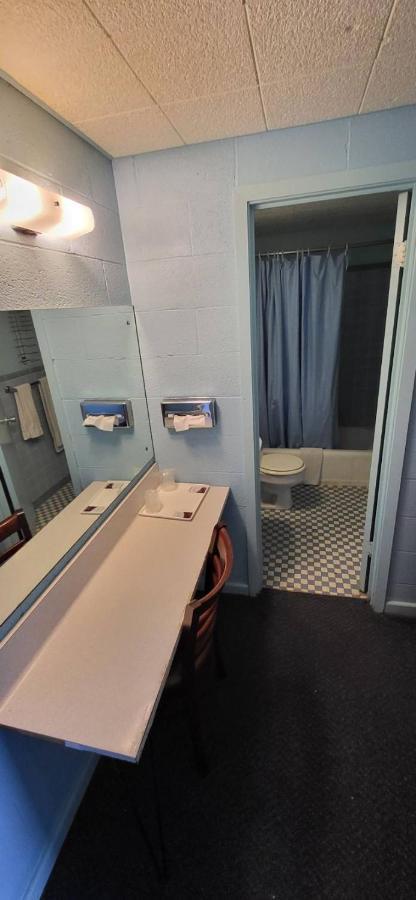 Holiday Host Motel & Rv Park Сонора Екстер'єр фото