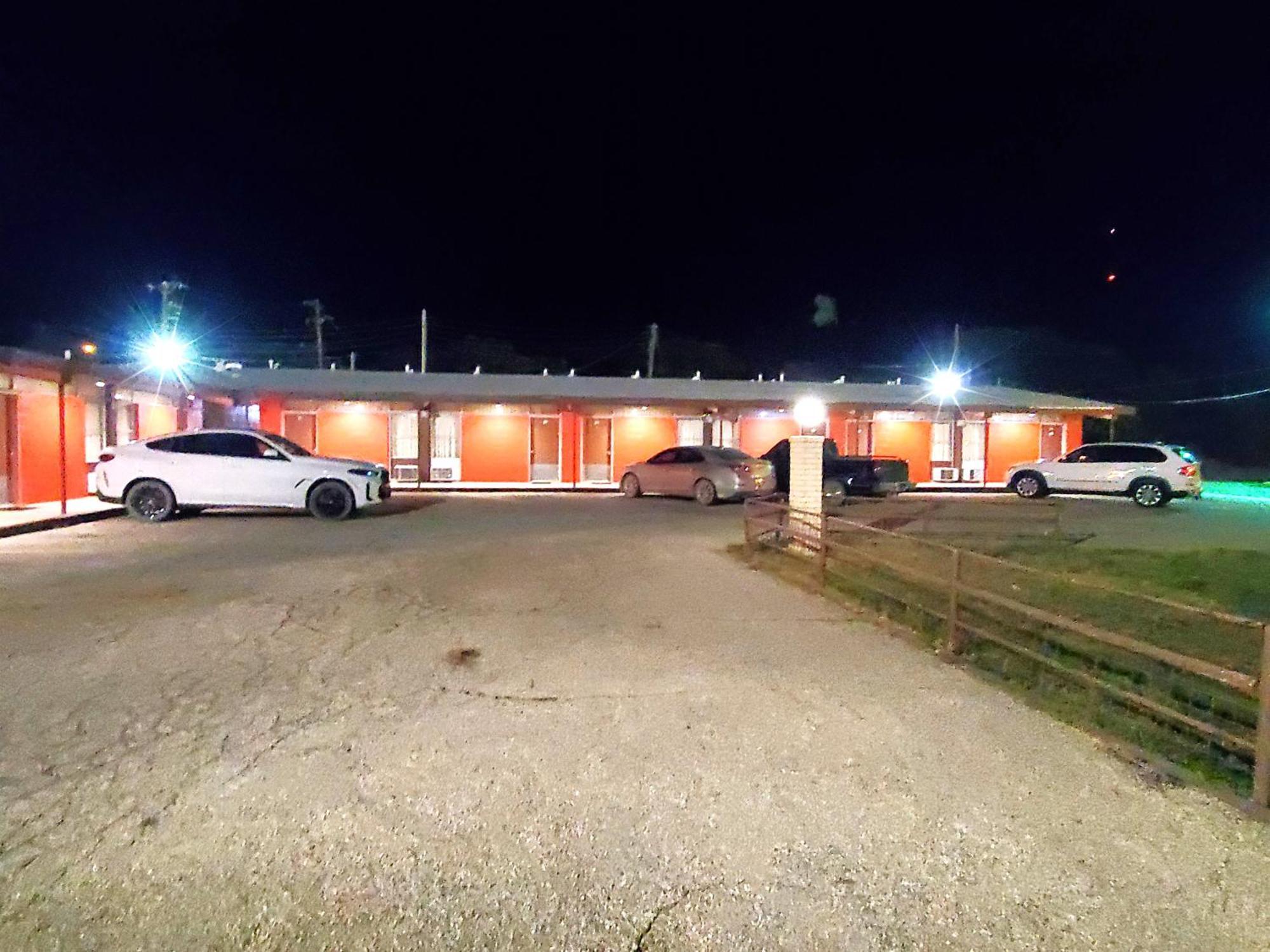 Holiday Host Motel & Rv Park Сонора Екстер'єр фото