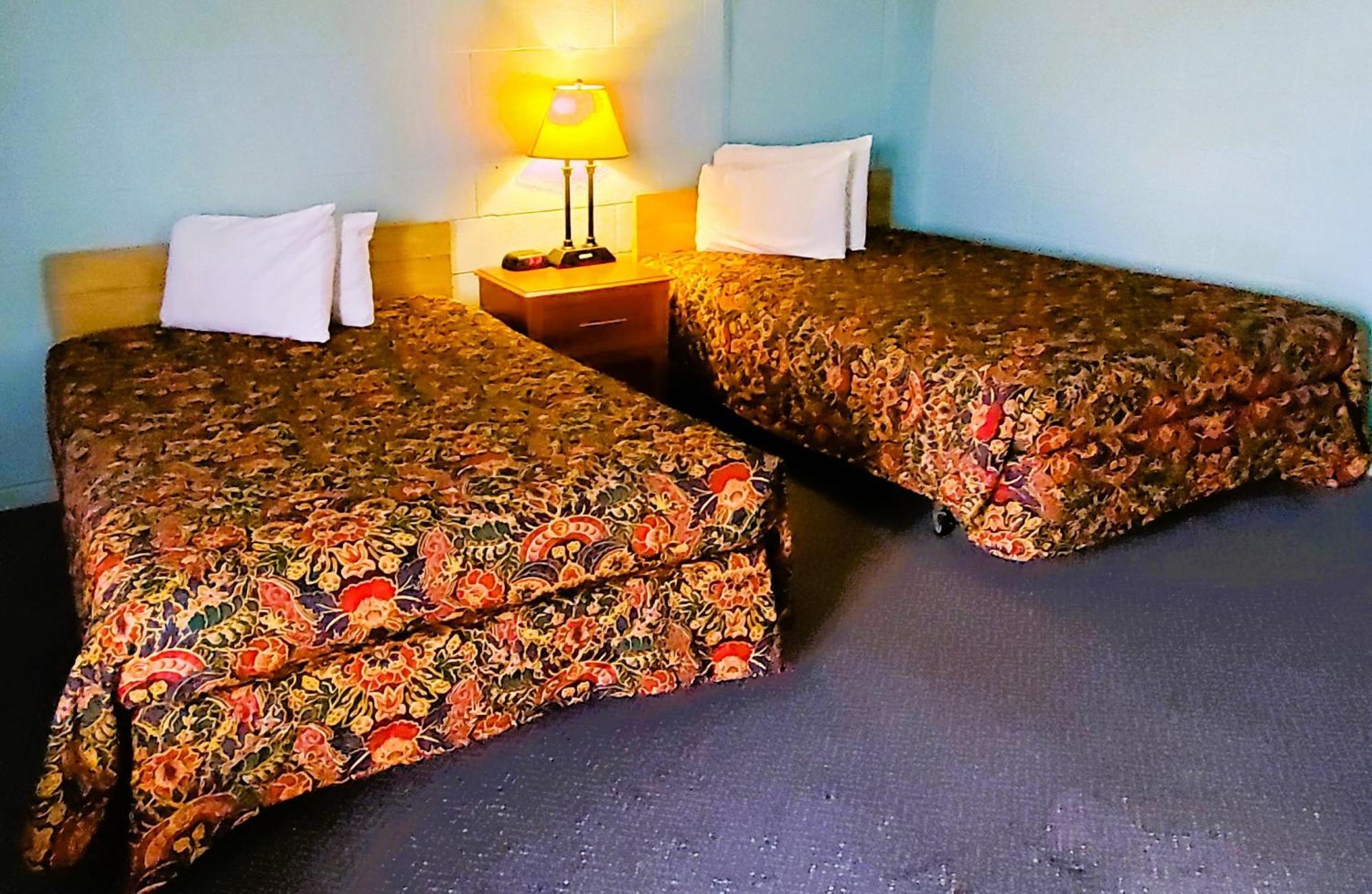Holiday Host Motel & Rv Park Сонора Екстер'єр фото