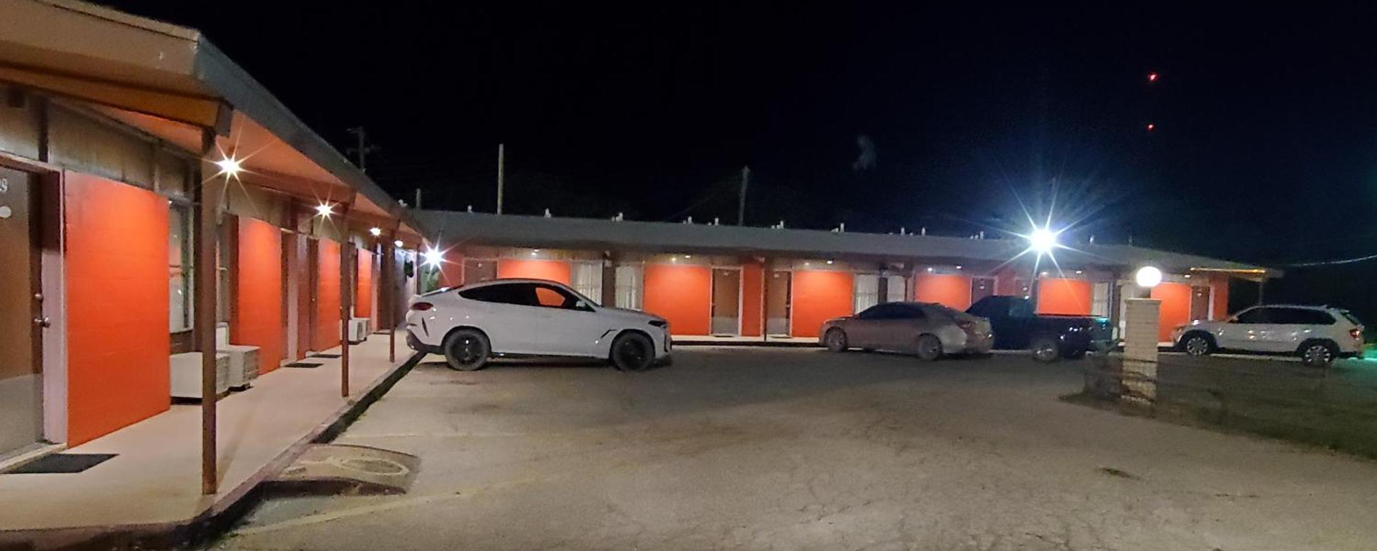 Holiday Host Motel & Rv Park Сонора Екстер'єр фото